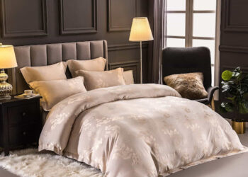 silk bed sheets